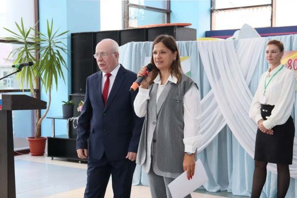 tikhonov-m-burmatova-eACF746F2-C5E8-6507-A0F2-D4F0D6083BB9.jpg