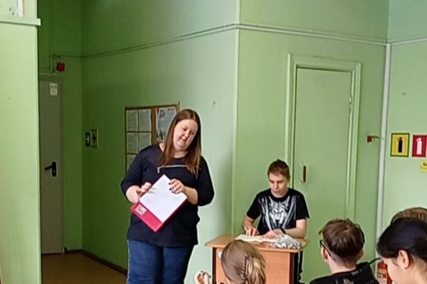 «Связь поколений» - мероприятие, посвященное Международному Дню слепых в школе № 106.